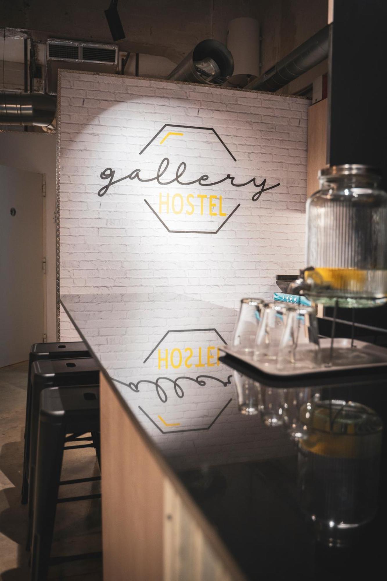 Gallery Hostel Madrid Residencia מראה חיצוני תמונה