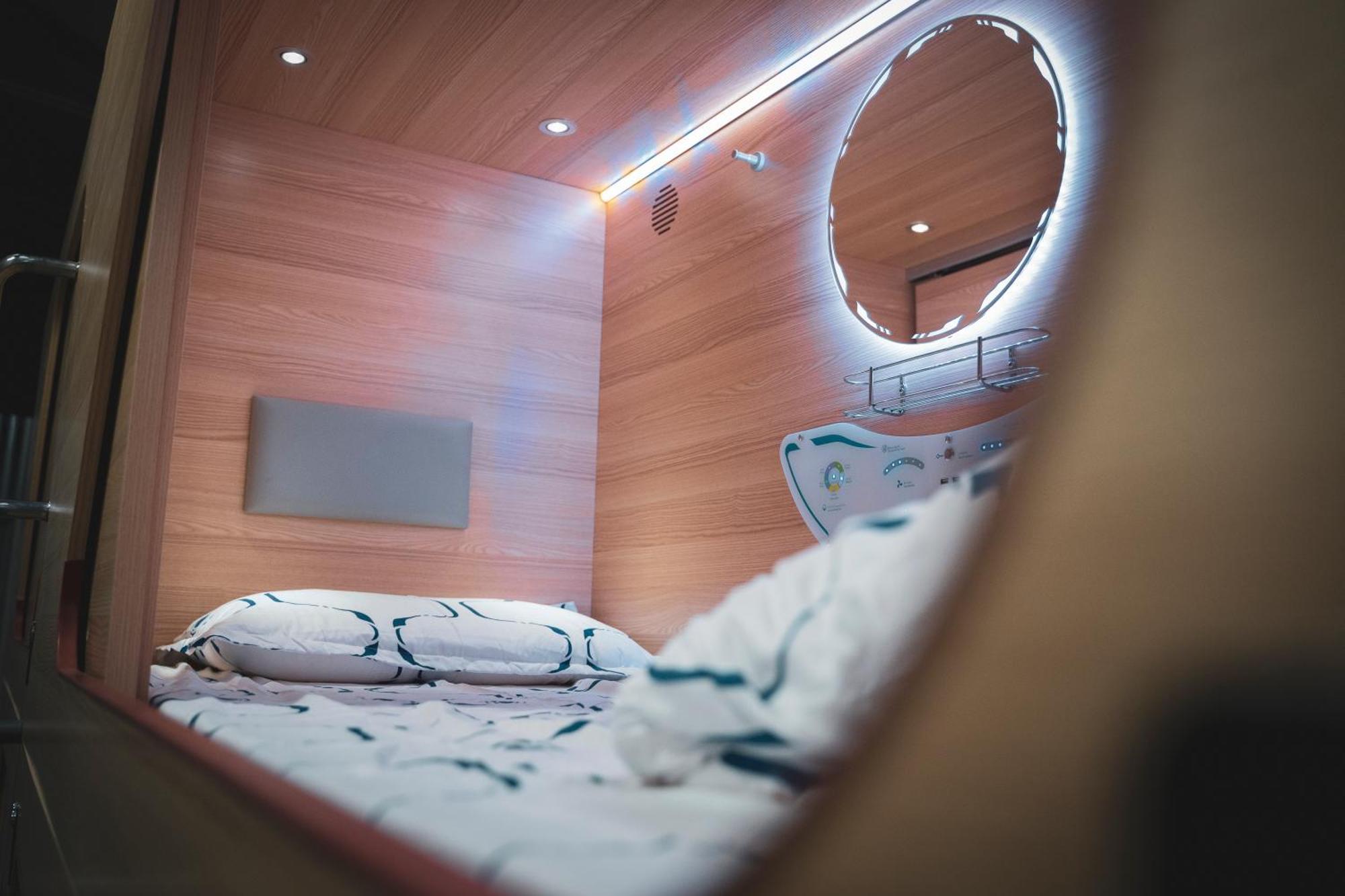 Gallery Hostel Madrid Residencia מראה חיצוני תמונה