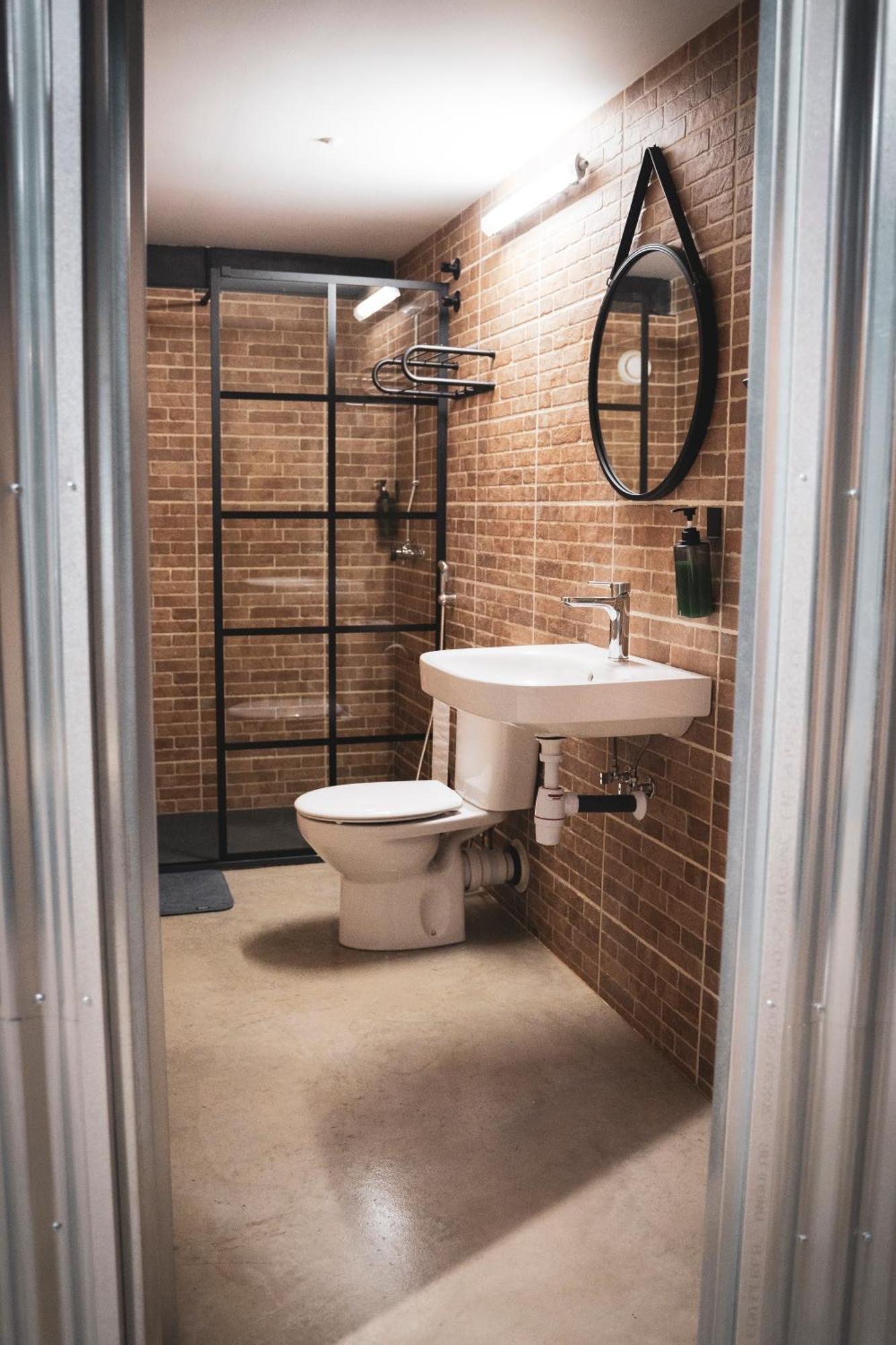 Gallery Hostel Madrid Residencia מראה חיצוני תמונה