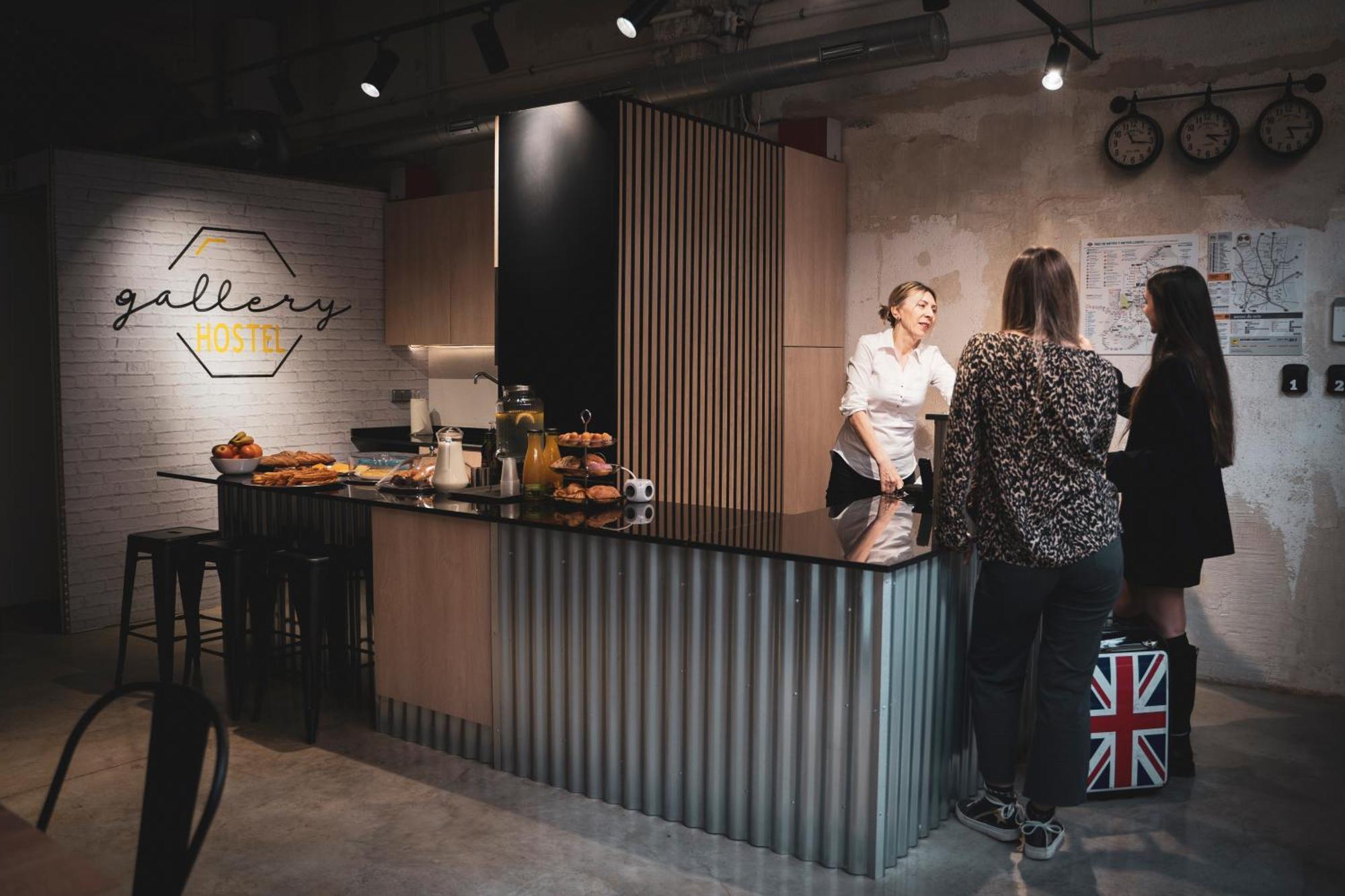Gallery Hostel Madrid Residencia מראה חיצוני תמונה